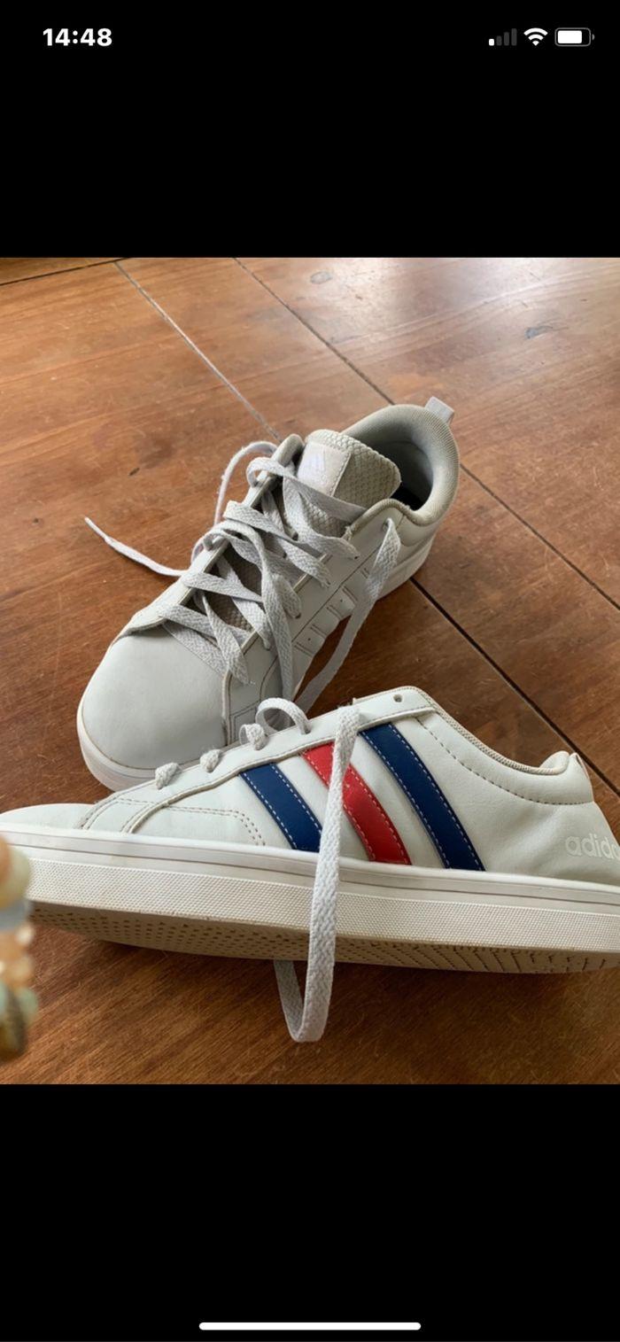 Baskett adidas  bandes rouge et bleu 40 - photo numéro 6