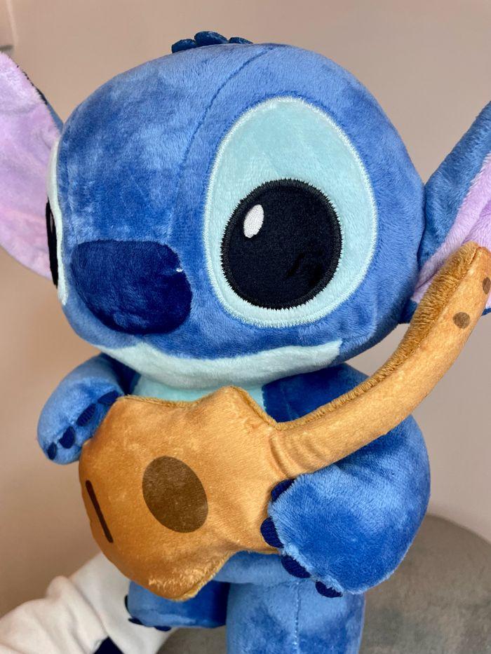 Peluche Disney Stitch avec ça guitare - photo numéro 8