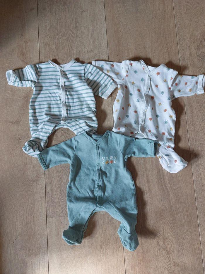 Lot de 3 pyjamas naissance - photo numéro 1