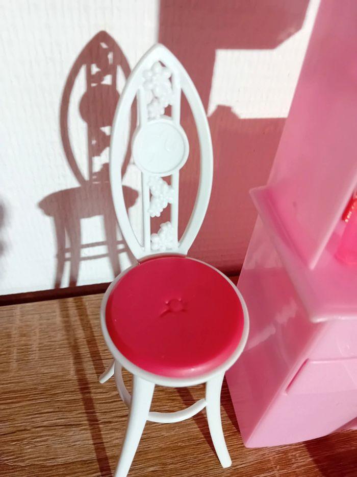 Meubles de Cuisine Barbie avec accessoires et chaise - photo numéro 6