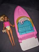 Barbie et son bateau