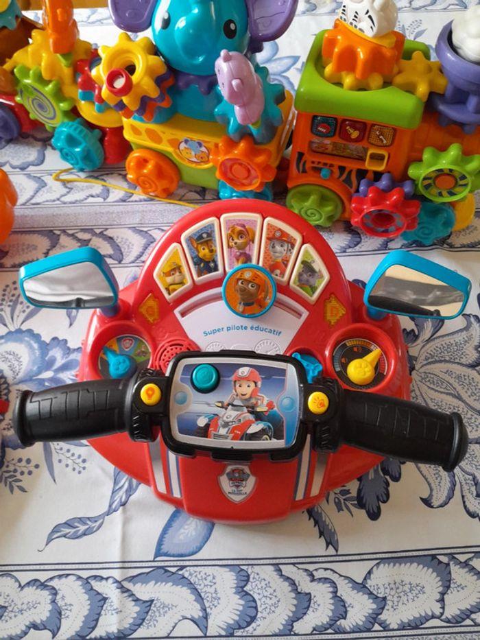 Lot jouets VTech / Paw Patrol / Guitar/ train / Carillon - photo numéro 2