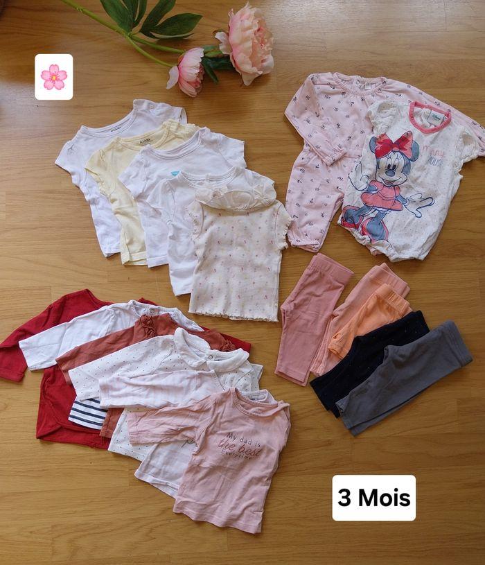 Lot vêtements fille Taille 3 Mois 🐙 - photo numéro 1