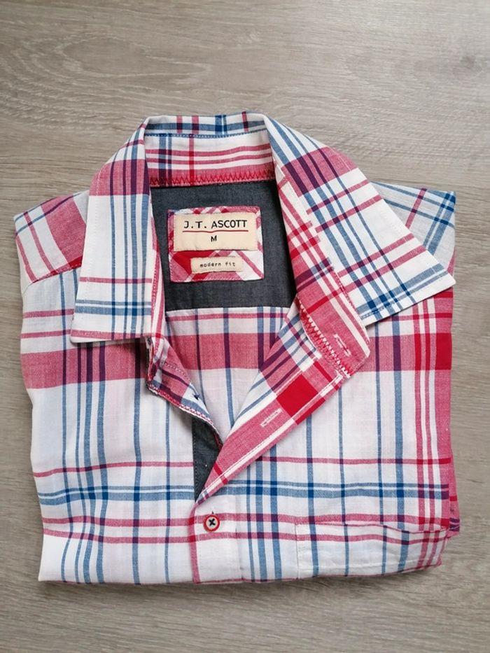 Chemise à carreaux manches courtes. Taille M - photo numéro 1