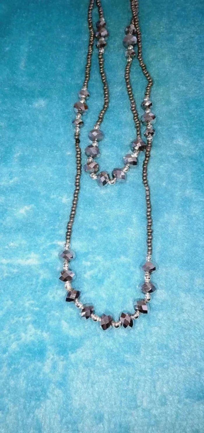 Collier de perles 2 rangs argenté en parfait état - photo numéro 2