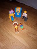 Playmobil voyageurs avec distributeur billet + 2 personnages