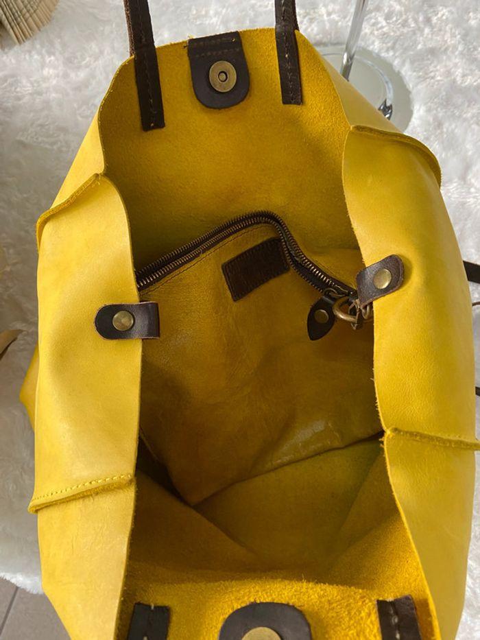 Cabas en cuir + mini sac bandoulière jaune - photo numéro 6