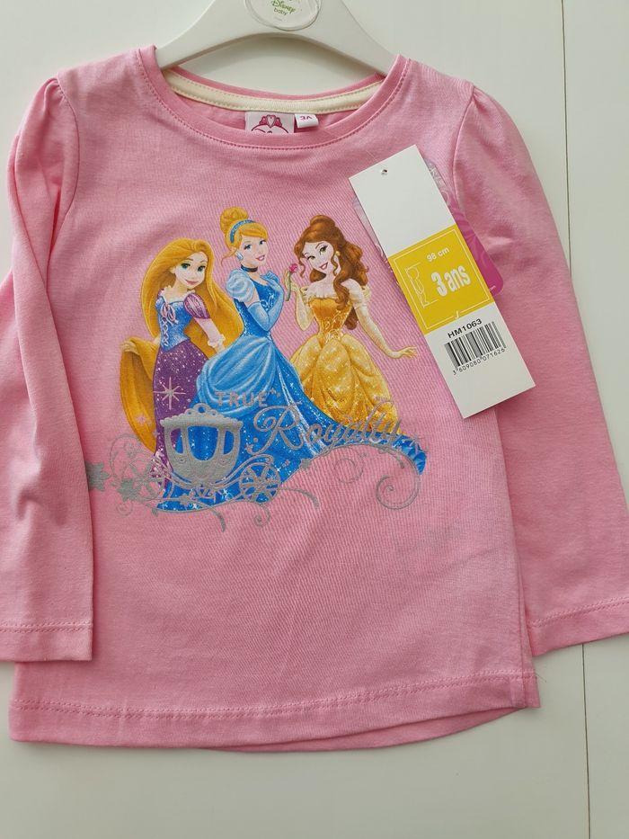 T-shirt manches longues Princesses 3 ans - photo numéro 1