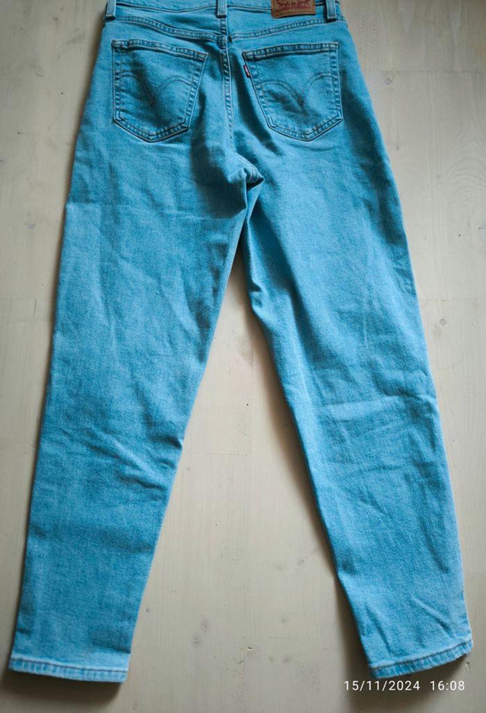 Jean levis mon bleu clair taille 38 (28 us) - photo numéro 3