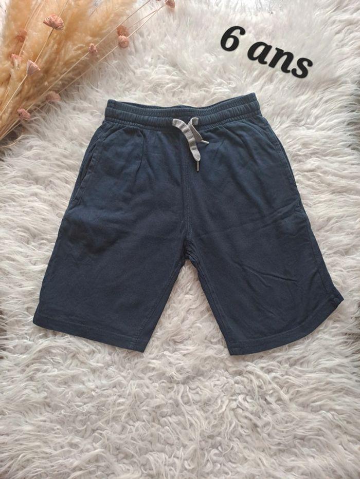 Short marine kiabi 6ans - photo numéro 1