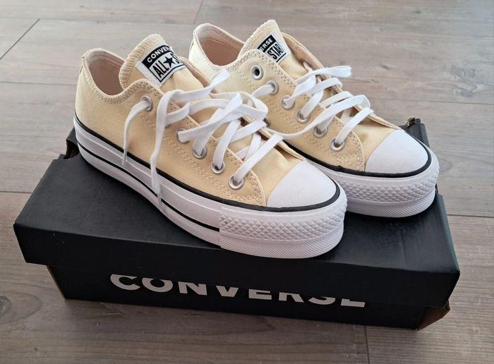 Converse  Chuck Taylor neuves - photo numéro 1