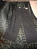 Vente jean noir large en bas- taille 34-neuf