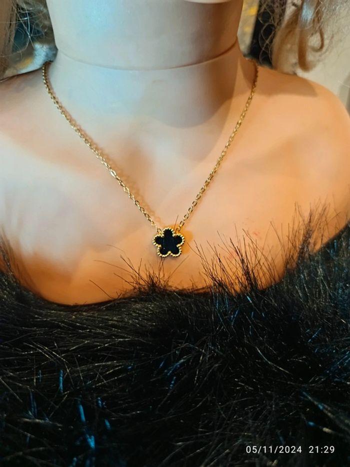 💥Collier| Necklace trèfle/fleurs noir acier inoxydable 💥colar dourado novo - photo numéro 2