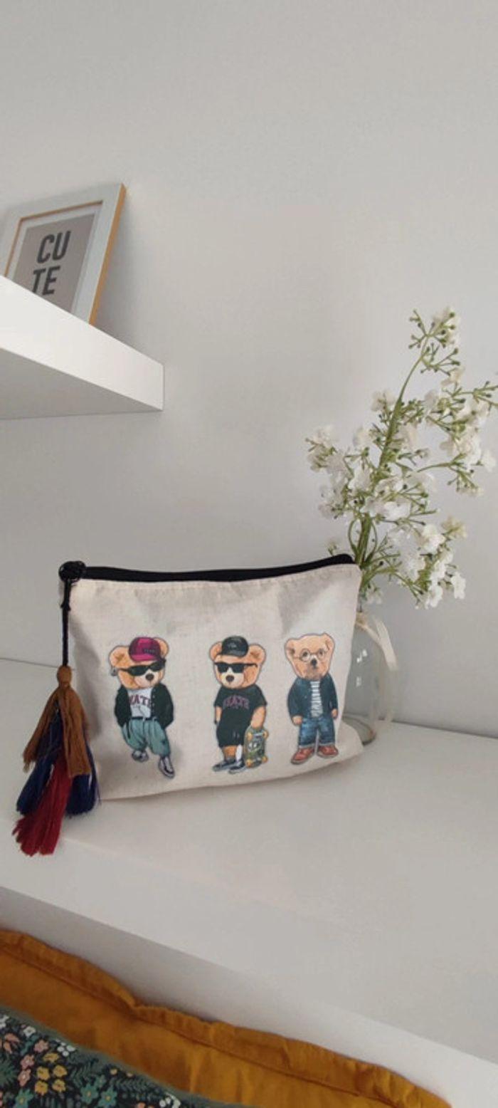 Pochette trousse chanvre ours avec pompons - photo numéro 7