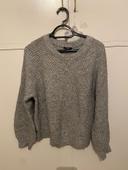 Pull gris col rond