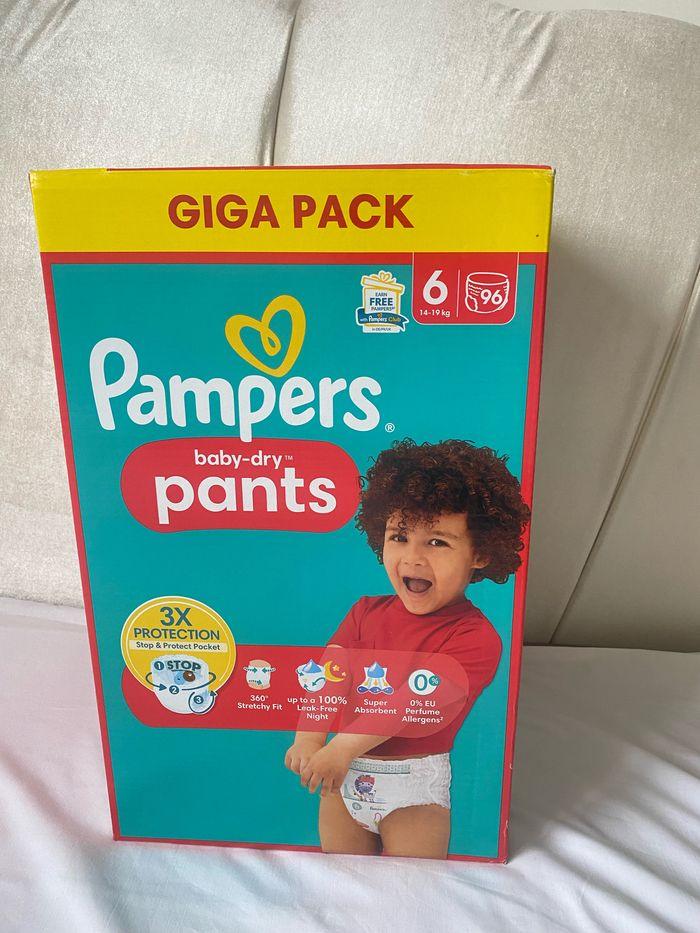 Un giga pack couche Pampers taille 6 plants - photo numéro 1