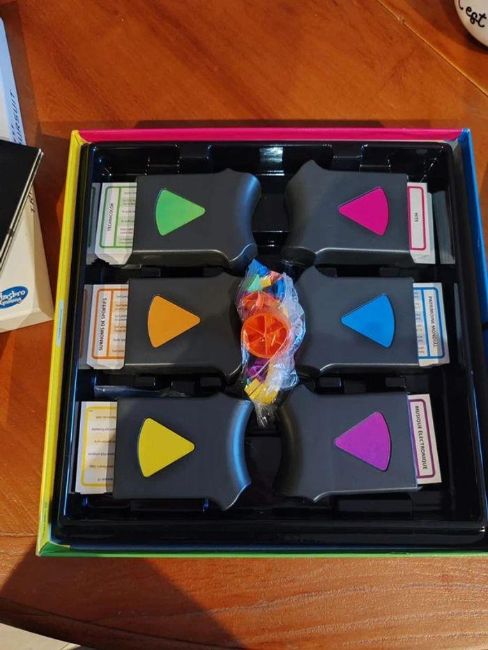 Jeu neuf Trivial Pursuit 2000 - photo numéro 3