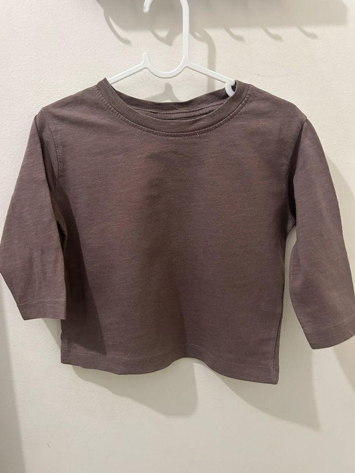 T-shirt uni marron Zara 12 mois 80cm - photo numéro 1