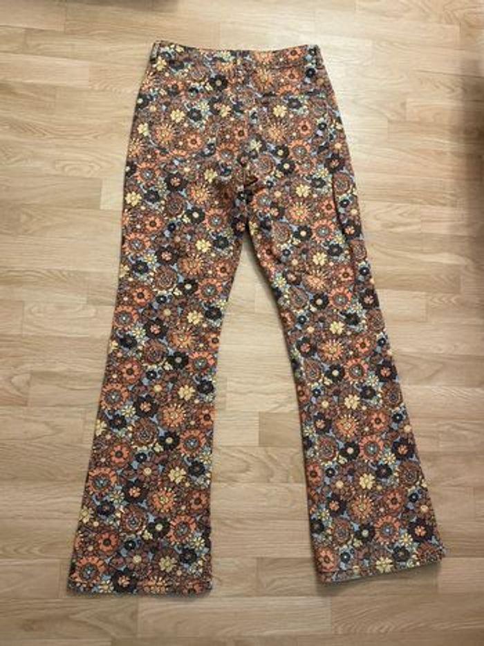 Jean vintage à fleurs pattes d’éléphant Jennyfer x Smiley taille S/36 - photo numéro 4