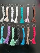 Cadeau porte-clés macramé de différentes couleurs