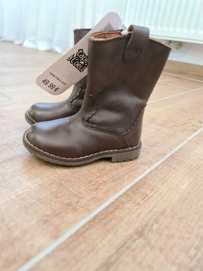 Petite paire de bottes pour fillette. 35€ au lieu de 49.99€ - photo numéro 2