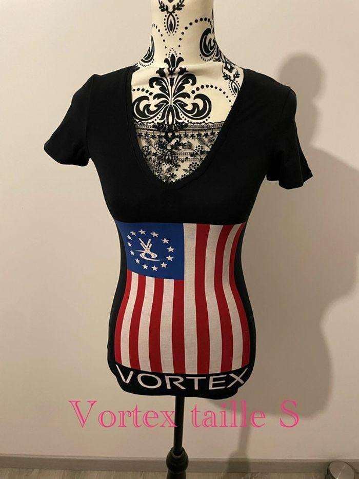 T-shirt à manches courtes noir col V dentelle drapeau américain vortex taille 36 - photo numéro 1