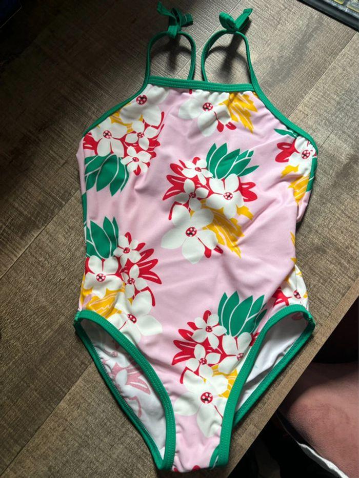 Maillot de bain 1 pièce neuf - 6 ans - photo numéro 2