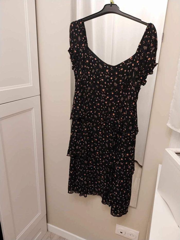 Robe fluide noire avec petites fleurs T42/44 - photo numéro 1