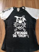 Tee-shirt noir et blanc chat "je bosse de trop"