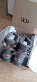 Ugg bottines grises neuve t.40