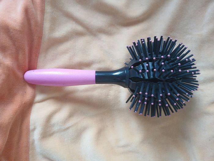 Brosse à cheveux - photo numéro 2