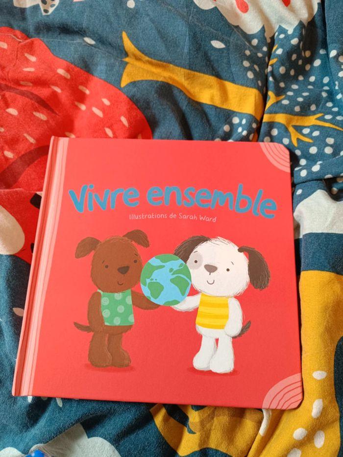 Livre Vivre ensemble - photo numéro 1