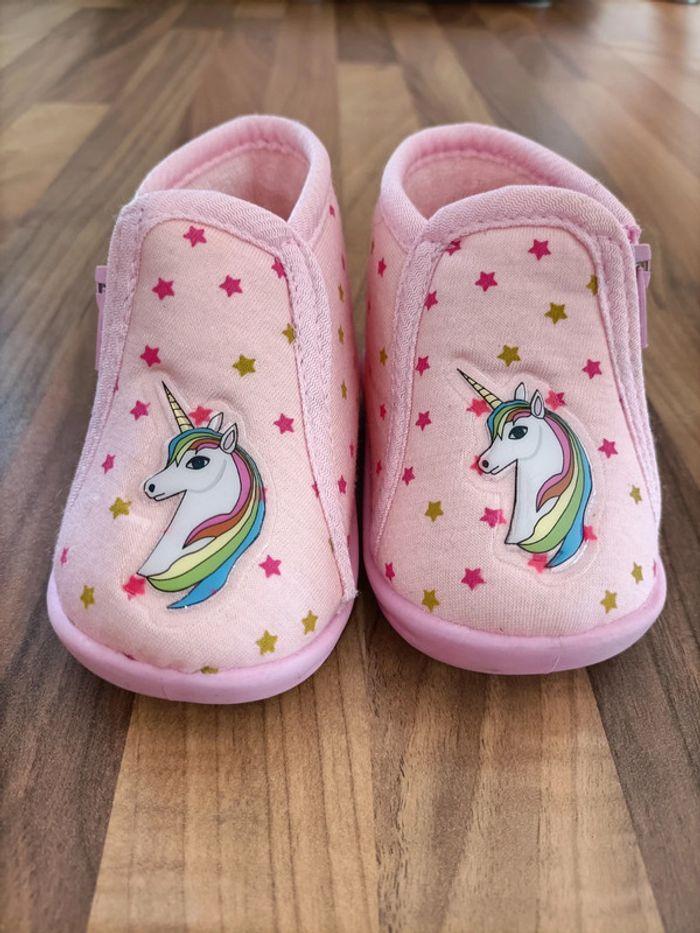 Chaussons roses licorne 🦄 19 - photo numéro 1