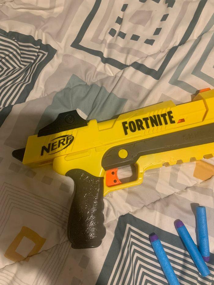 Nerf Fortnite SP jaune avec fléchettes - photo numéro 3