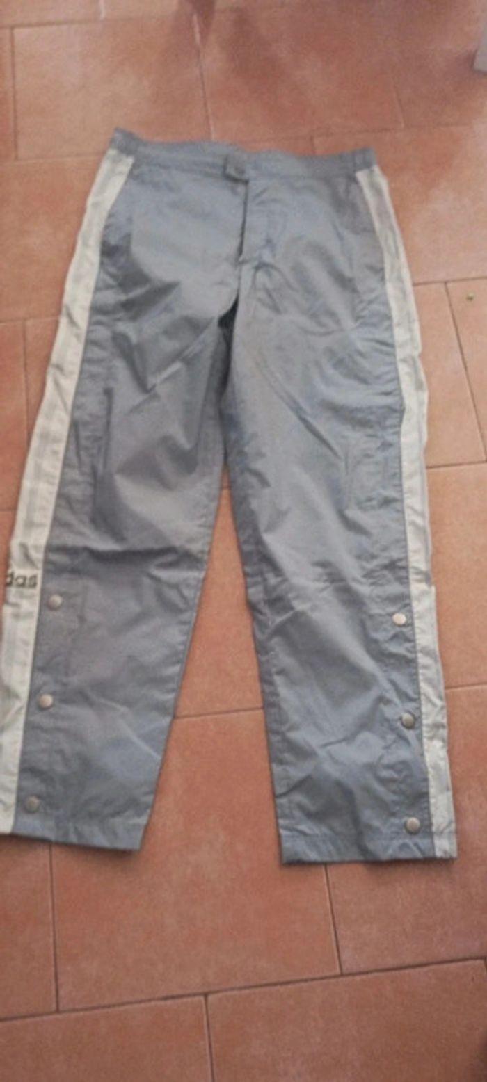 Pantalon adidas bon état XS - photo numéro 1