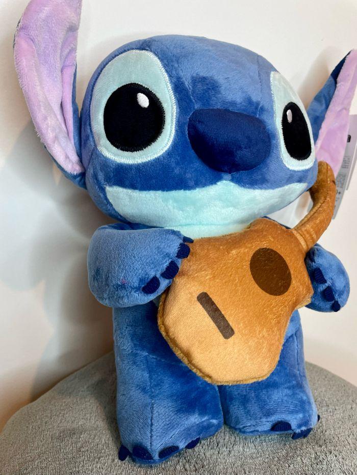 Peluche Disney Stitch avec ça guitare - photo numéro 9