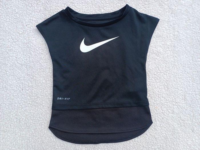 Ensemble Nike taille 24 mois - photo numéro 3