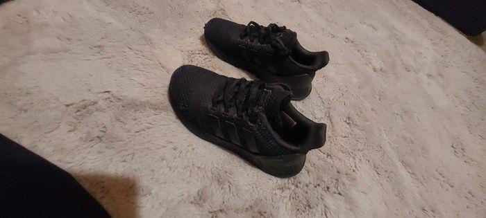 Basket adidas Taille 29 - photo numéro 2