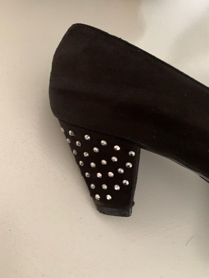 Chaussures  velours noir et talons strass - photo numéro 5