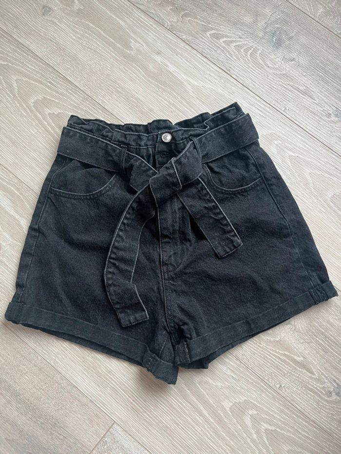 Short taille haute en jean noir avec ceinture - photo numéro 1