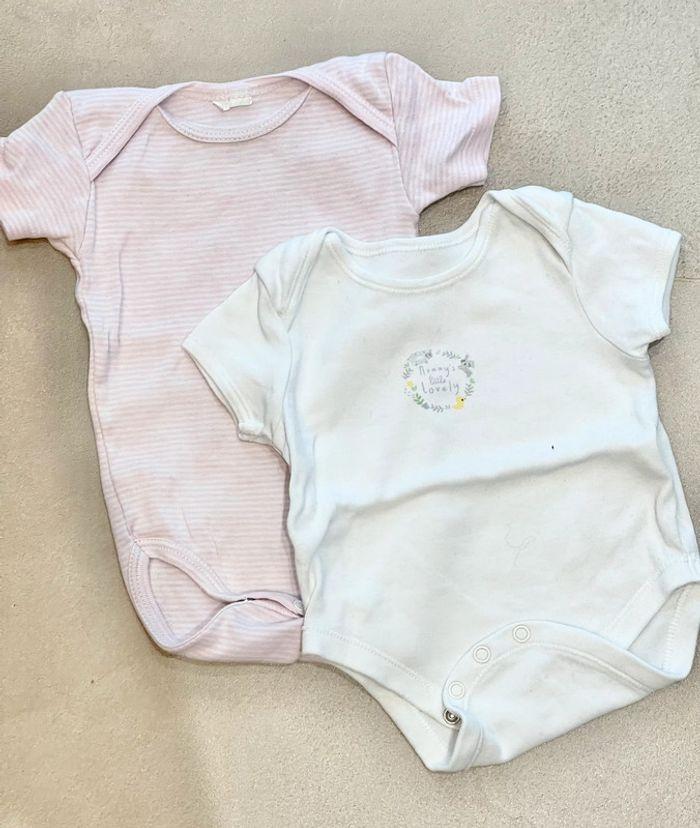 Lot 2 bodies Petit Bateau et La redoute parfait état bébé fille 3 6 mois - photo numéro 1