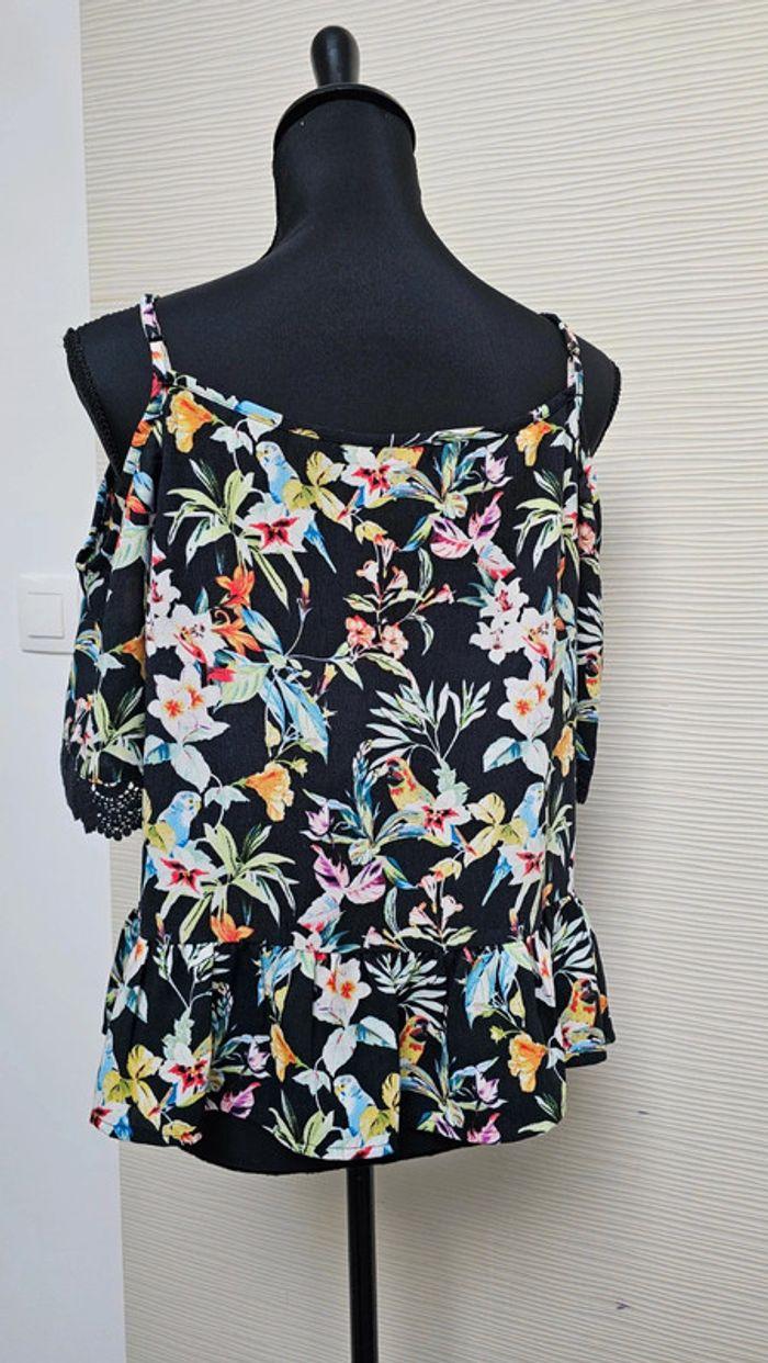 Blouse noire épaules dénudées motif tropical Camaïeu - photo numéro 4