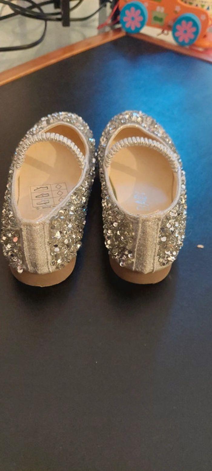 Ballerines paillettes T25 (écrit 26 ms taille petit) - photo numéro 5