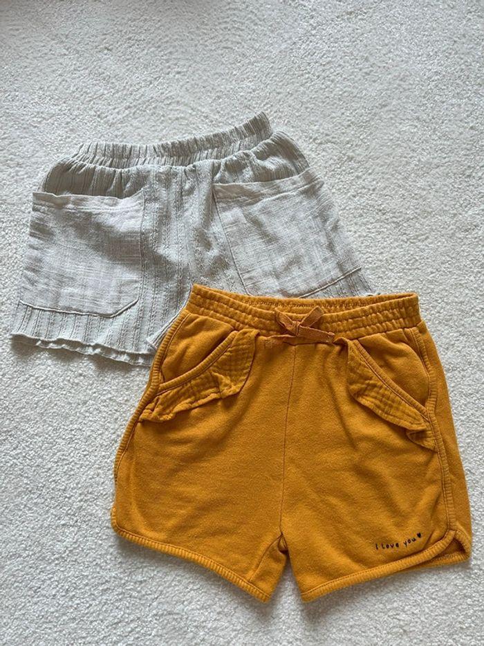 Lot 2 shorts Zara et kiabi 24mois - photo numéro 1