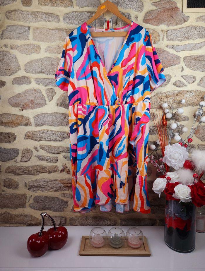 Robe imprimée multicolore Femme taille 54 marque PrettyLittlething 🛍 - photo numéro 1