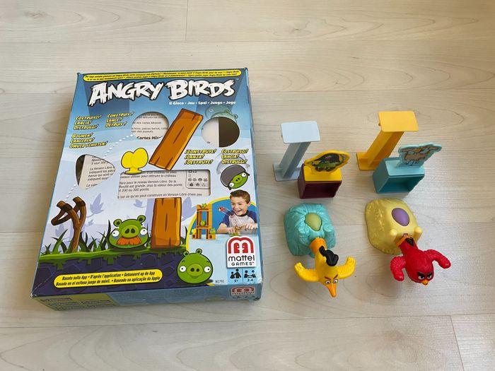 Jeu Angry birds + 2 jouets catapultes - photo numéro 1