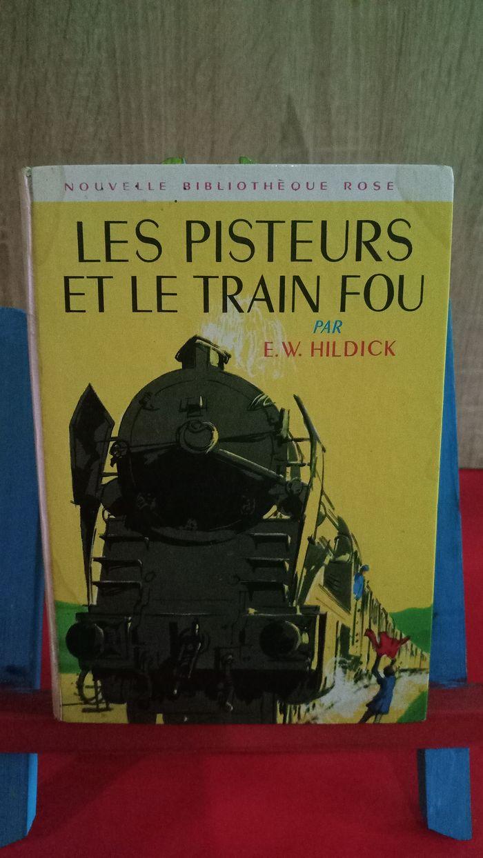 Les pisteurs et le train fou, 1970, n° 342, bibliothèque rose - photo numéro 1