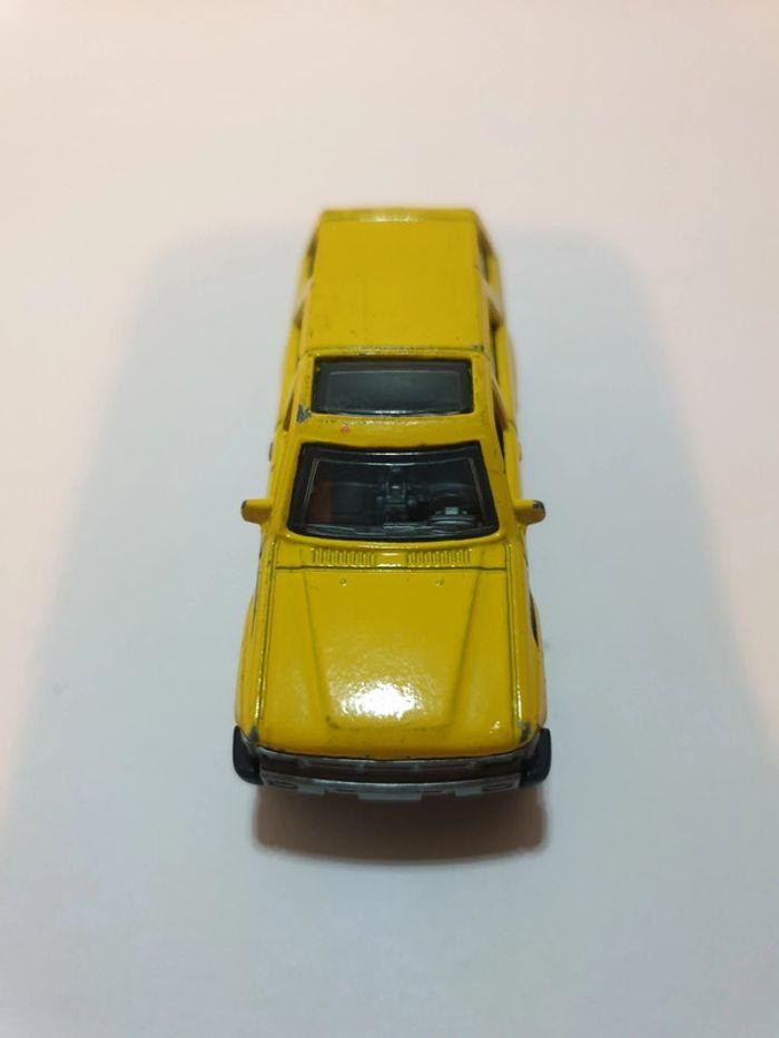 Matchbox 2013 Toyota 4Runner 1985 jaune MBX Park - 1/64 - photo numéro 3