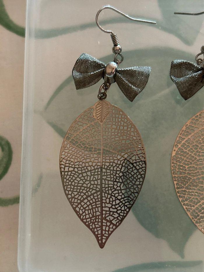 belles boucles d’oreilles pendantes feuilles et noeud de papillon, jamais porté, Yesstyle - photo numéro 2