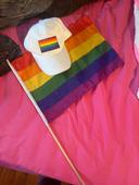 Casquette + drapeau LGBT